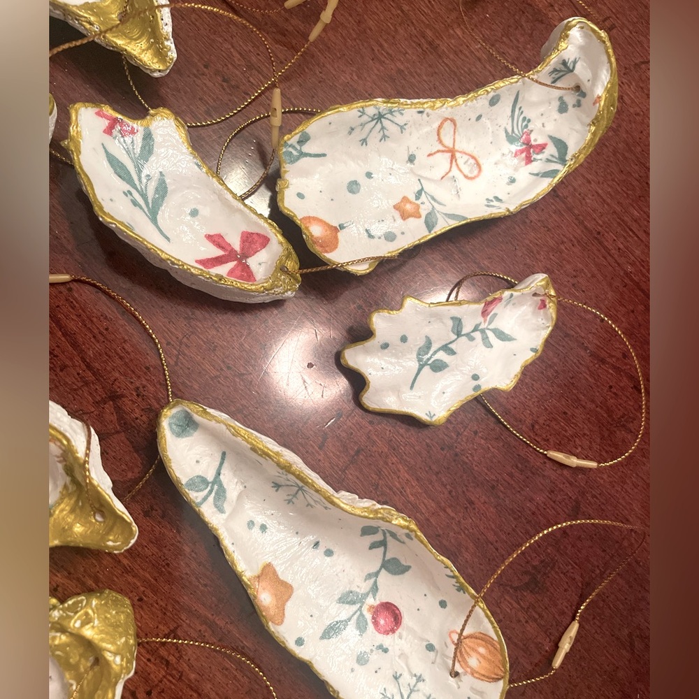 Oyster Shell Christmas Ornaments‎